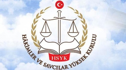 Eski AYM Başkanı Haşim Kılıç'ın oğlu hakkında FETÖ'den yakalama kararı