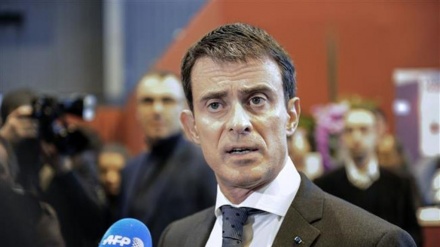 (VIDEO) Manuel Valls, ex premier francese schiaffeggiato da un 19enne