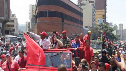 Caravana venezolana honra a Chávez, el líder que despertó a todo un continente   