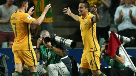 ガーディアン紙、「オーストラリアの悪夢、イラン＆日本と同組」