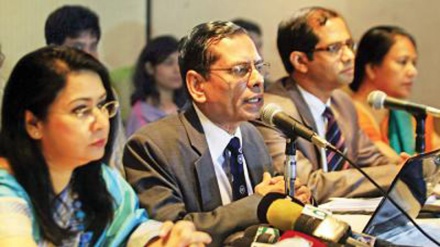 বাংলাদেশ থেকে বছরে ৯০০ কোটি ডলার বিদেশে পাচার হয়ে যায়: সিপিডি