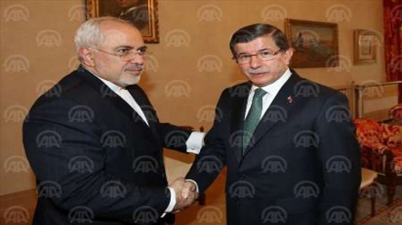 Zarif, Davutoğlu ile bir araya geldi