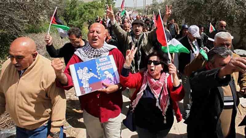 パレスチナの「土地の日」に、イスラエルがパレスチナ人のデモ隊を弾圧