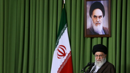 রাহবারের সঙ্গে সাক্ষাৎ করেন কোমের ইসলামী ছাত্র পরিষদের প্রতিনিধিরা