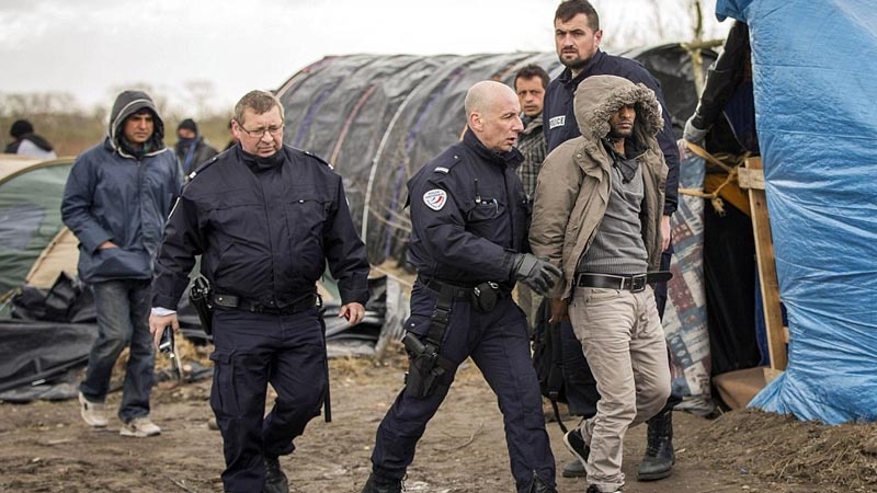 法国北部加来难民营遭拆除