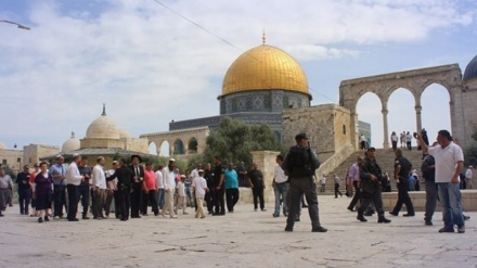 As forças israelenses invadiram a Mesquita Al-Aqsa pelos terceiro dias  