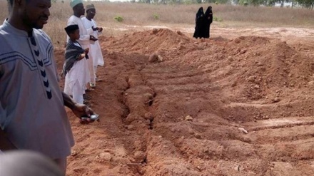 Nijerya'da katliam edilen Şiilere ait toplu mezar görüntüleri yayınladı