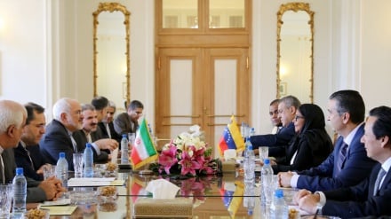 Reunião da delegação de alta nivel da Venezuela com o ministro do Exterior iraniano