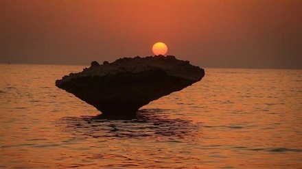 ペルシャ湾の日没の様子