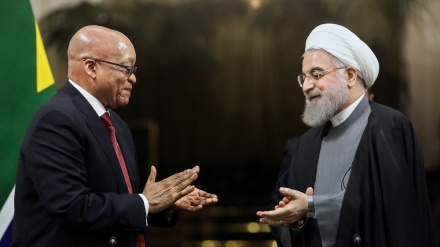 イラン大統領、「各国はイランとの協力合意の締結で競争」