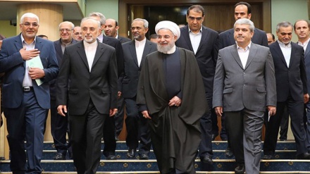 روحانی: اقتصاد ایران در حال مقاومتر شدن است
