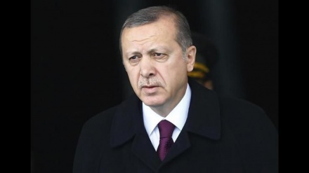 Turchia, Erdogan: Finito dialogo con Pkk, si arrenda o sarà distrutto