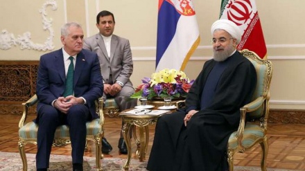 イラン大統領がセルビア大統領と会談