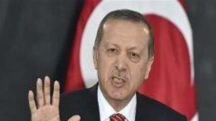 Turchia, Erdogan: ricatti su ricatti