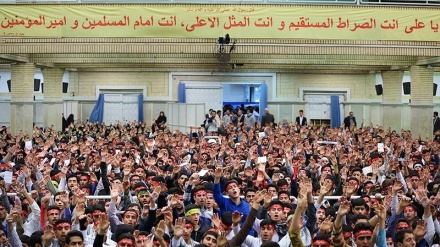 Puntos de vistas del líder (reunión  con los miembros de Asociación Islámica de alumnos)