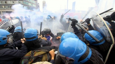 Italy police clash with anti-govt. protesters