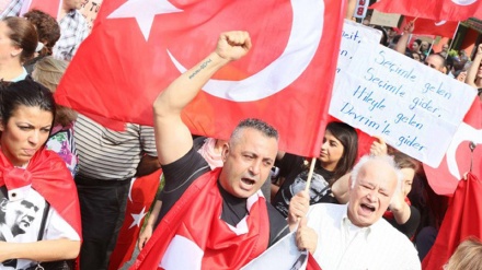 Almanya ve Belçika'da Türkiye vatandaşları terörü protesto etti