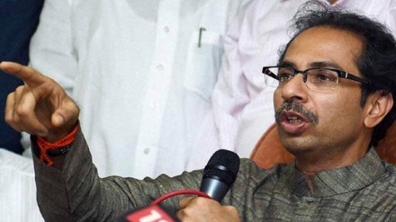 মোদিকে ঈশ্বরের সঙ্গে তুলনা করায় তীব্র সমালোচনা শিবসেনার 