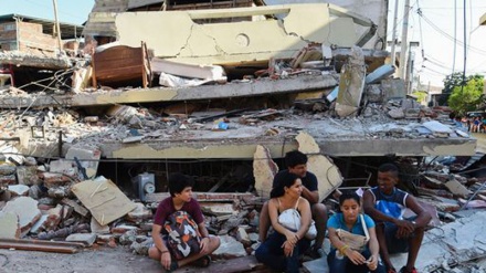 Ecuador in ginocchio: il peggior terremoto dal ’49 fa più di 400 morti