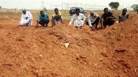 Bodies of Shia Muslims martyred by Nigeria army must be exhumed: Activists