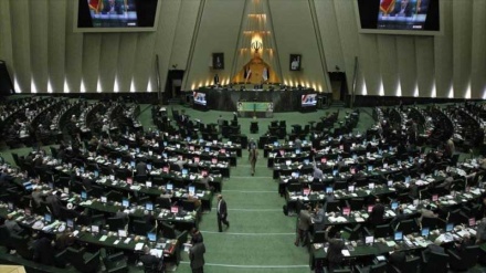 Parlamento iraniano aprova lei de orçamento 