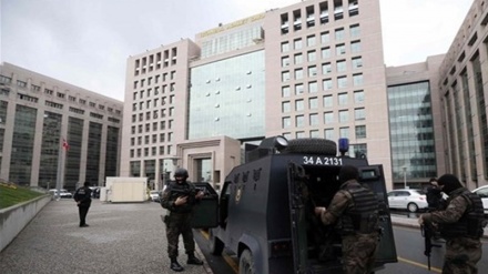 Tutuklu akademisyenler tahliye edildi 