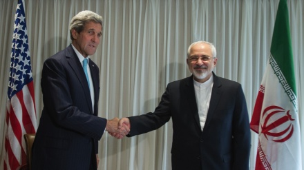 Zarif e Kerry aborda a implementação do acordo nuclear em Nova York 