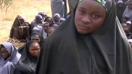 Meninas sequestradas pelo Boko Haram, aparecem em novo vídeo 