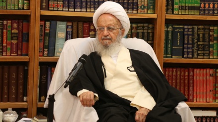 Ayetullah Mekarem Şirazi: Şiddetten kurtulmak için bütün ülkelerin ciddi kararlılığına ihtiyaç var