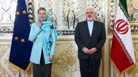 EU上級代表、イラン外相と会談