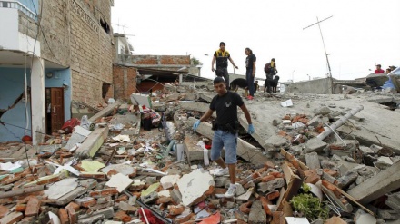 Ecuador: bilancio vittime salito a 646, presidente Correa annuncia 8 giorni di lutto nazionale