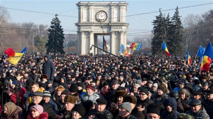 Thousands march against government in Moldova