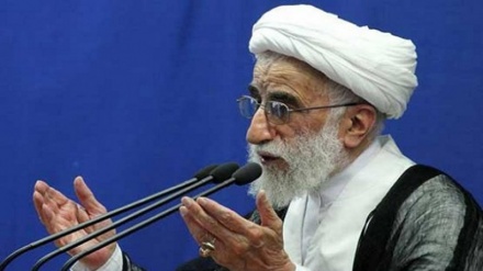 テヘラン金曜礼拝、「イランは決してアメリカの条件を受け入れない」