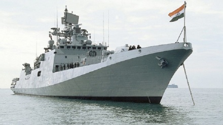 שתי משחתות הודיות עגנו בנמל (בנדר עבאס) שבדרום איראן