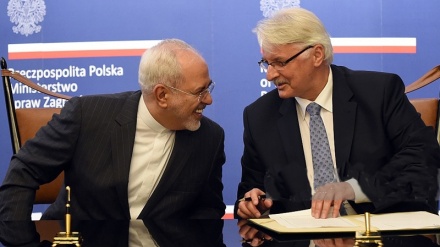 El Viaje del presidente persa Zarif a Polonia