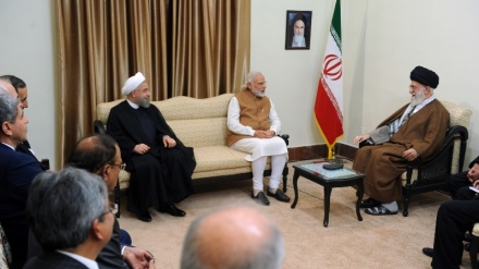 Aiatolá Khamenei: Os muçulmanos têm que assumir a luta contra o terrorismo