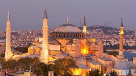 Ayasofya Camii'nde 85 yıl sonra ilk kez ezan okundu 