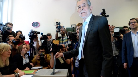 Austria, a Van der Bellen serve 60,2% voto postale per vincere