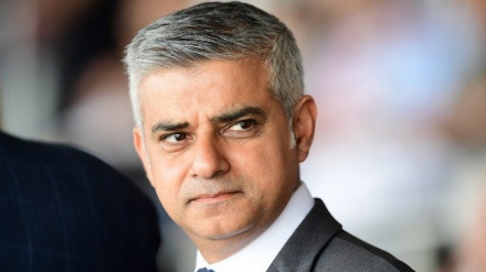 Londra'nın ilk müslüman belediye başkanından, Trump'a 'cahil' göndermesi