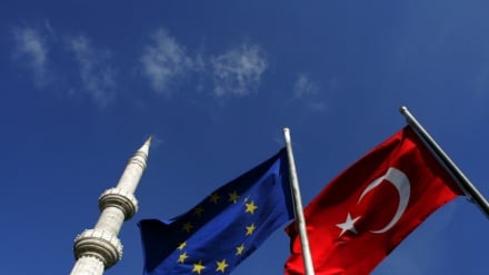 Immigrati, Amnesty: Ue continua a sbagliare su accordo con Turchia