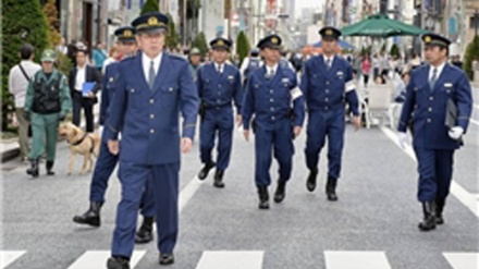 東京で、オバマ大統領の広島訪問に抗議し、数千人がデモ