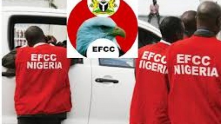 EFCC Ta Tsare Mal. Shekarau Saboda Zargin Cin Kudaden Makamai