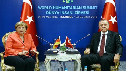 Merkel: Dokunulmazlıkların kaldırılması endişe verici