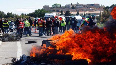 Greves contra lei trabalhista causam escassez de combustível na França