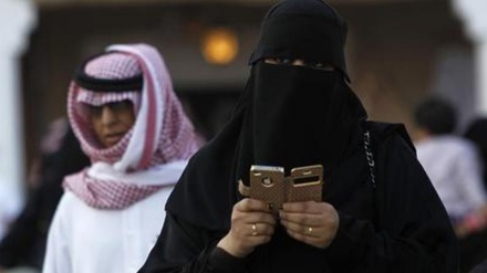 U Saudijskoj Arabiji se kažnjavaju žene koje provjeravaju telefone svojih muževa