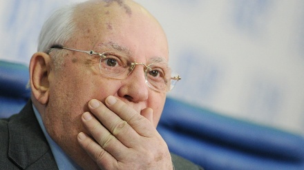 Gorbaçov'dan savaş uyarısı