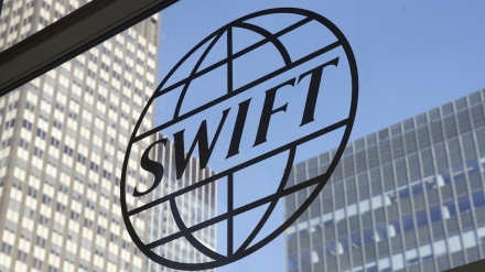 米オンライン紙、「アメリカ政府でイランのＳＷＩＦＴ残留をめぐり内部抗争」