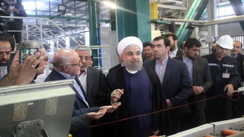イラン大統領、イラン経済への民間部門の参入を強調