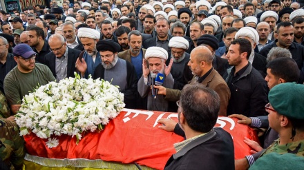 হিজবুল্লাহ কমান্ডারের দাফন অনুষ্ঠান