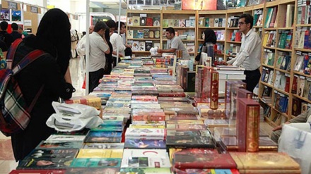 テヘラン国際書籍見本市に、６５カ国の出版社が参加